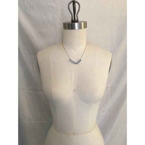 Artisan Dainty vintage brass chain with light blue crystal glass beads - Picture 9 of 10